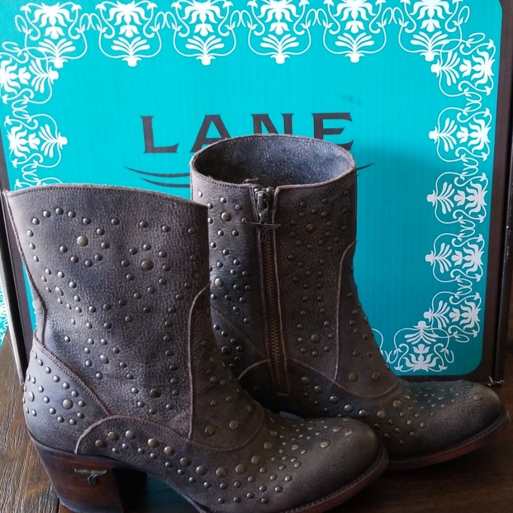 Boots - Picture 2 of 8